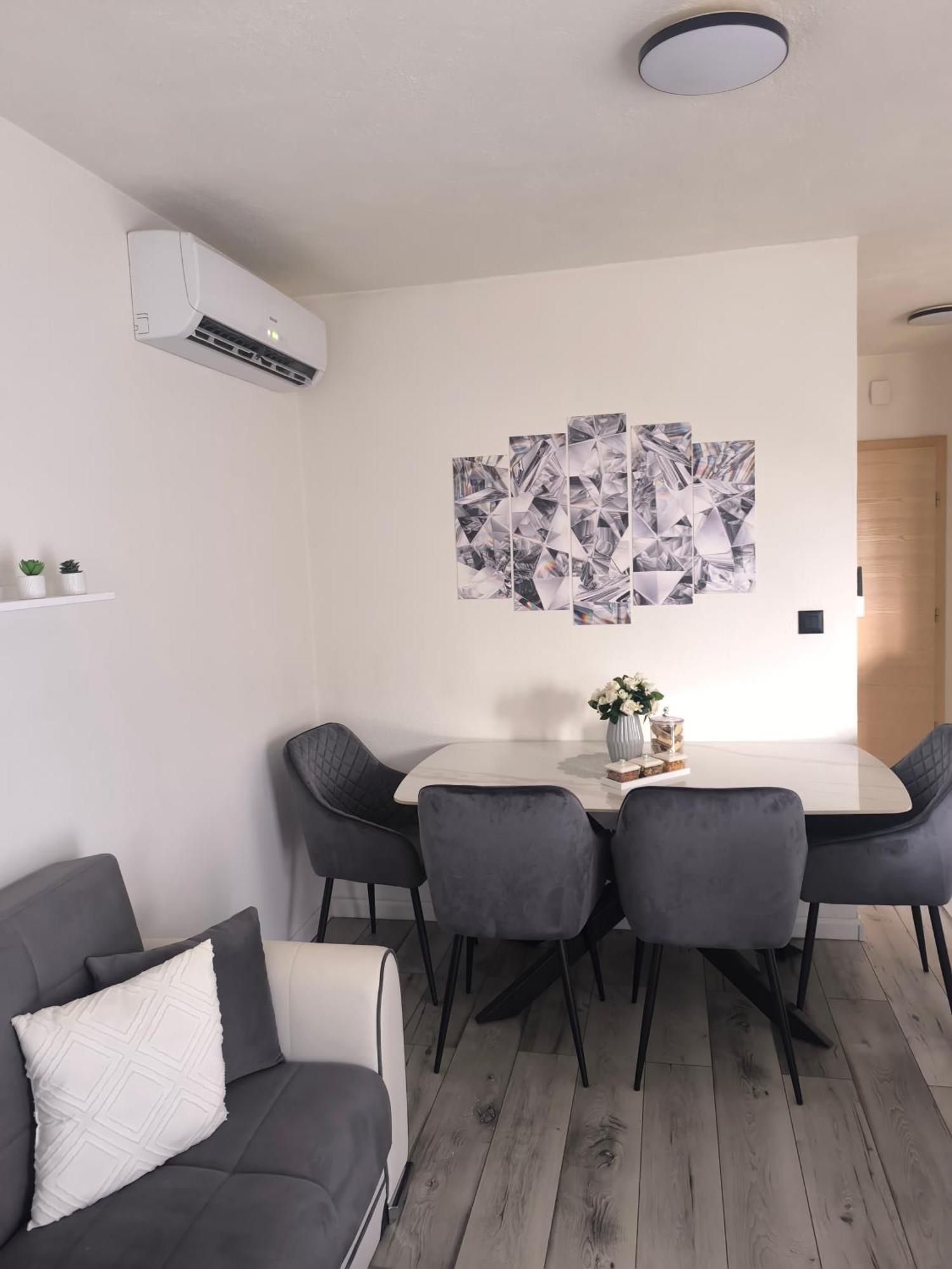 Apartman Rex Svinisce 外观 照片
